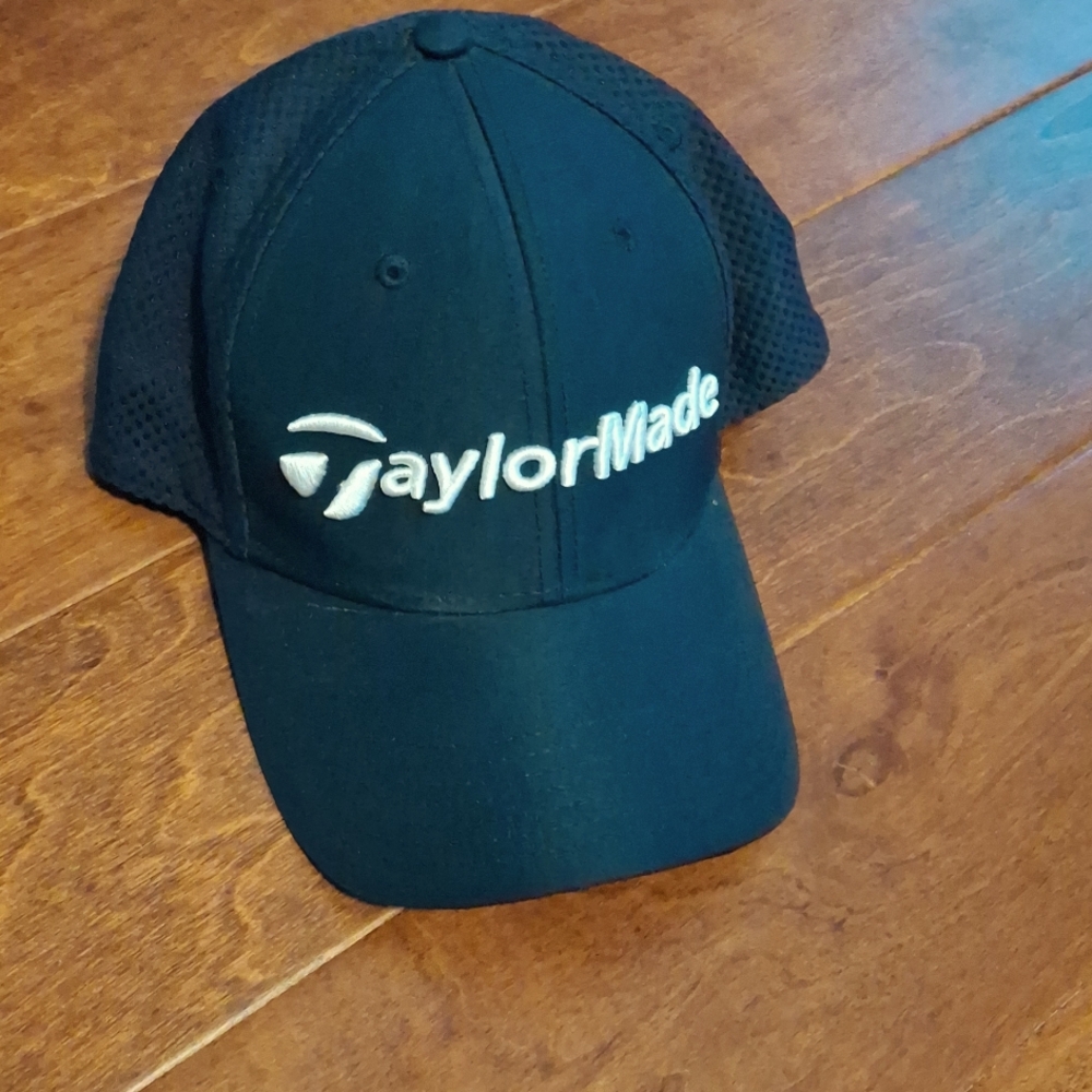 Fitted TaylorMade Golf Hat Sm/Med